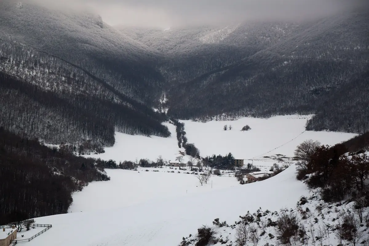 La riserva naturale del Monte San Vicino sotto la neve