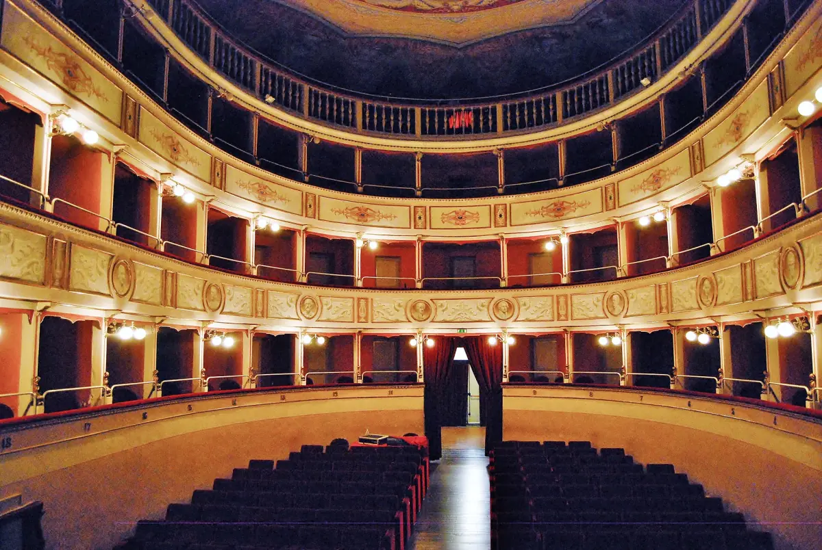 La sala a ferro di cavallo del Teatro Piermarini